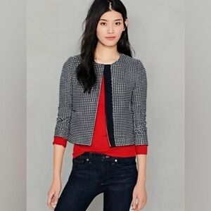 J. Crew~Women’s 
Quilted Silk Tweed Jacket
Black/Royal Blue/Gold/White 
Size 6